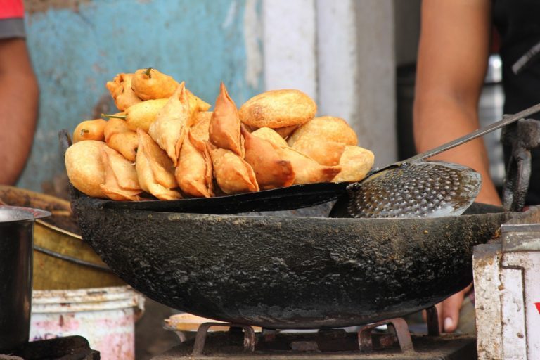 Indische Samosas auf Mauritius Flic en Flac